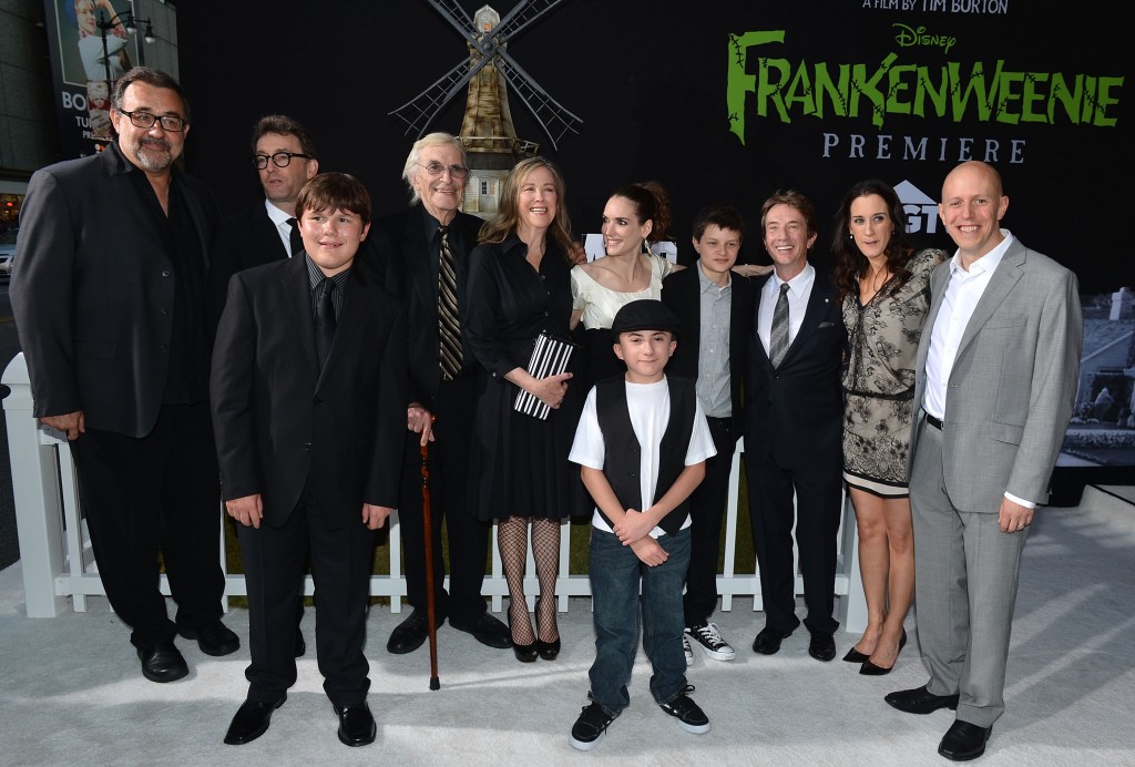 Robert Capron, Atticus Shaffer, Martin Landau, Winona Ryder, Charlie Tahan, Martin Short, Catherine O'Hara, John August, nycsinglemom, Frankenweenie" premiere,  El Capitan Theatre,  Alberto E. Rodriguez, WireImage)