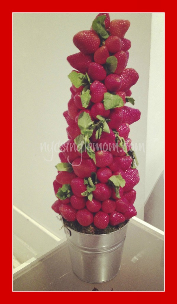 strawberry centerpiece, holiday centerpiece, driscoll berry recipes